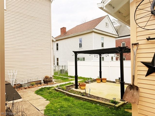 413 Bennett Street, Bridgeport, OH 43912