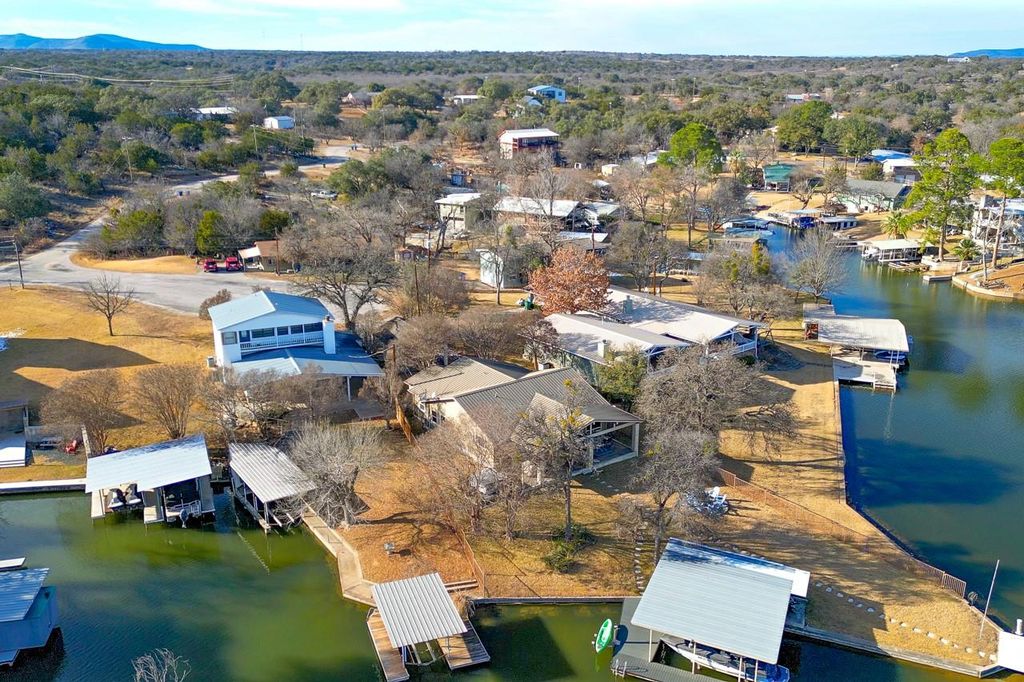 204 Canyon Oaks, Sunrise Beach, TX 78643