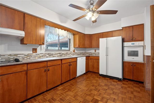 817 Lovetta Drive, Kettering, OH 45429