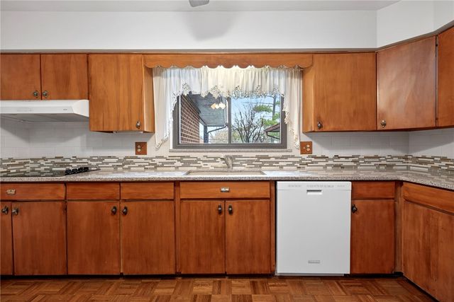 817 Lovetta Drive, Kettering, OH 45429