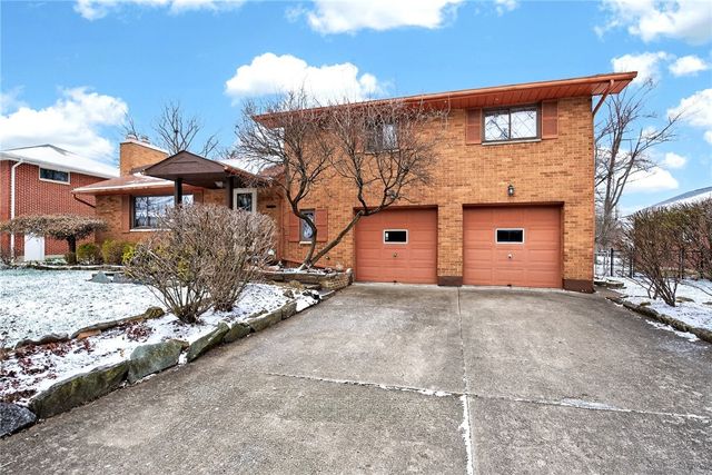 817 Lovetta Drive, Kettering, OH 45429