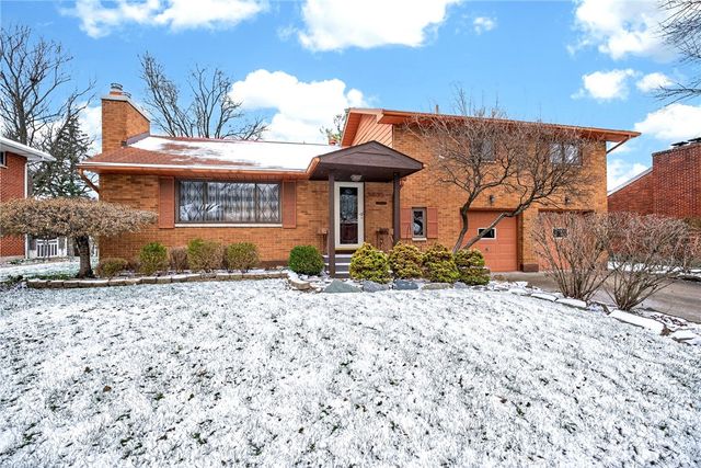 817 Lovetta Drive, Kettering, OH 45429