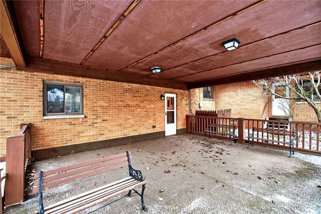 817 Lovetta Drive, Kettering, OH 45429