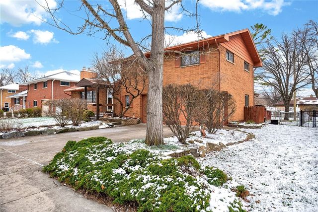 817 Lovetta Drive, Kettering, OH 45429