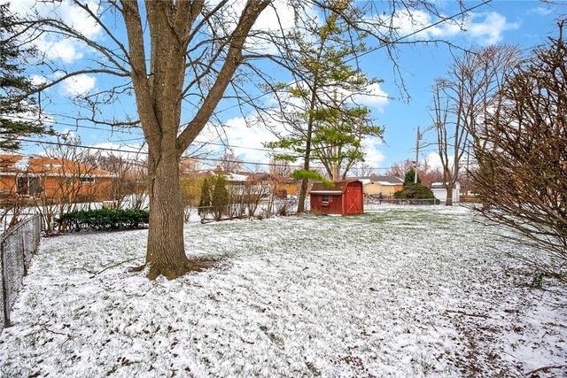 817 Lovetta Drive, Kettering, OH 45429