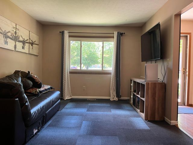 950 Ridenour Road, Gahanna, OH 43230