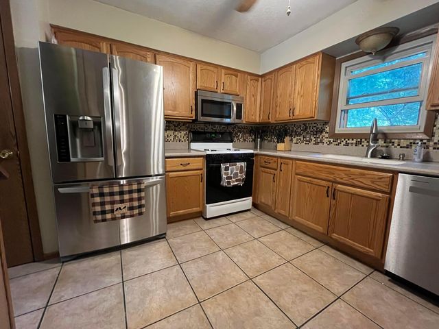 950 Ridenour Road, Gahanna, OH 43230