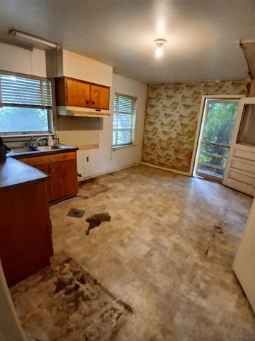 520 Highcrest Drive, Dallas, TX 75232