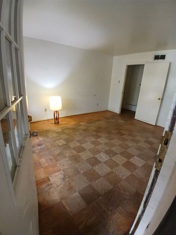 520 Highcrest Drive, Dallas, TX 75232