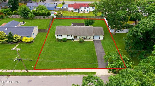 1047 Crystal Drive, Toms River, NJ 08753