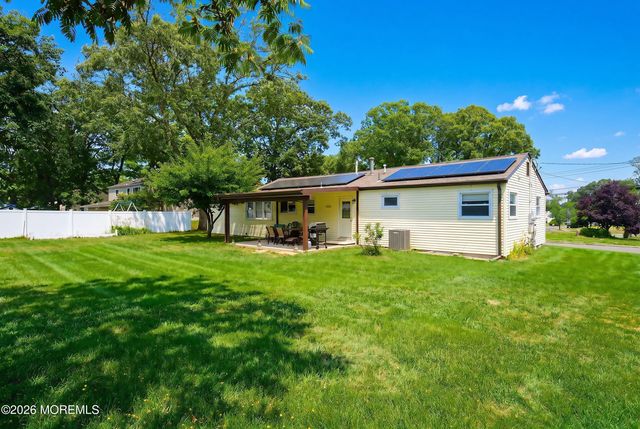 1047 Crystal Drive, Toms River, NJ 08753