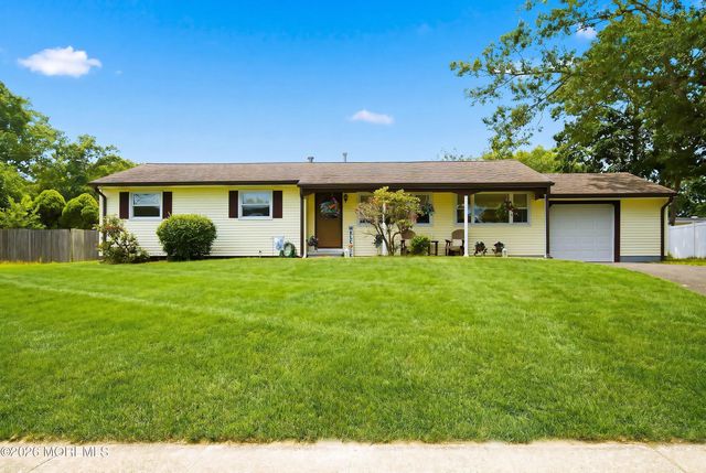 1047 Crystal Drive, Toms River, NJ 08753