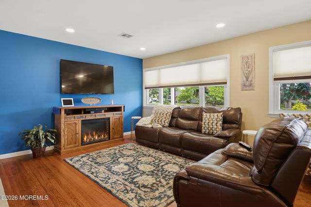 1047 Crystal Drive, Toms River, NJ 08753