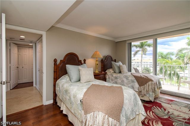 10701 Gulf Shore DR 502, Naples, FL 34108