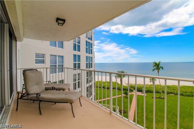 10701 Gulf Shore DR 502, Naples, FL 34108