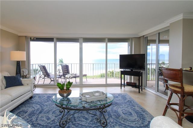 10701 Gulf Shore DR 502, Naples, FL 34108