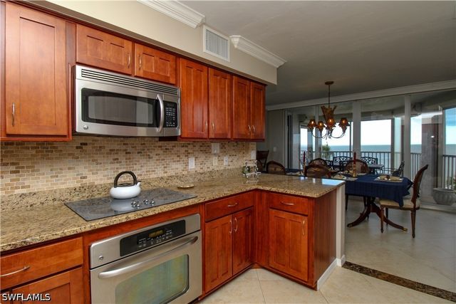 10701 Gulf Shore DR 502, Naples, FL 34108