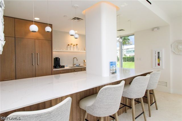 10701 Gulf Shore DR 502, Naples, FL 34108