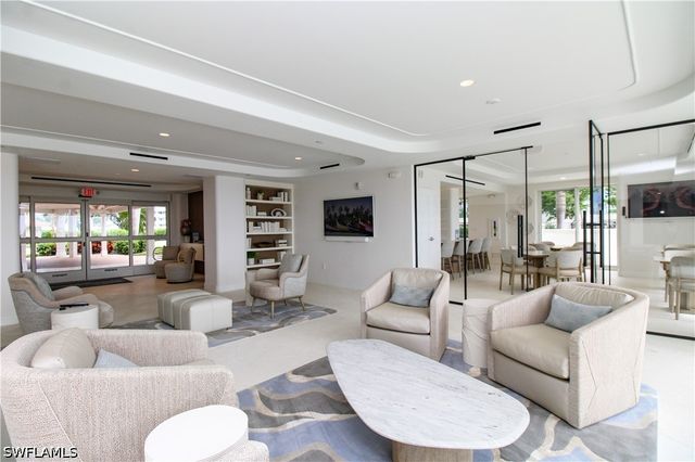 10701 Gulf Shore DR 502, Naples, FL 34108
