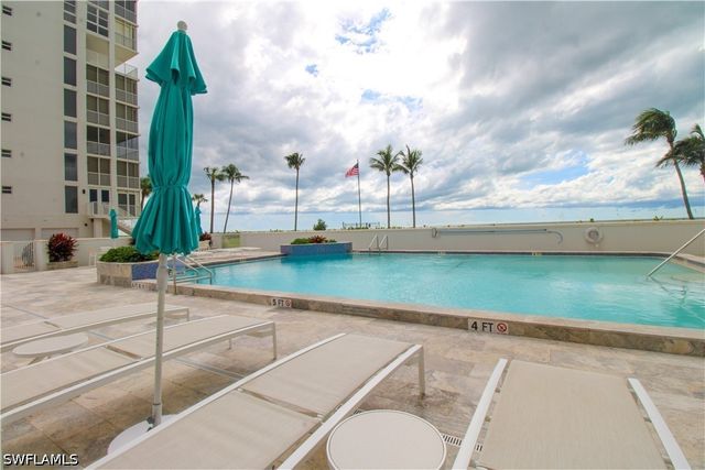 10701 Gulf Shore DR 502, Naples, FL 34108