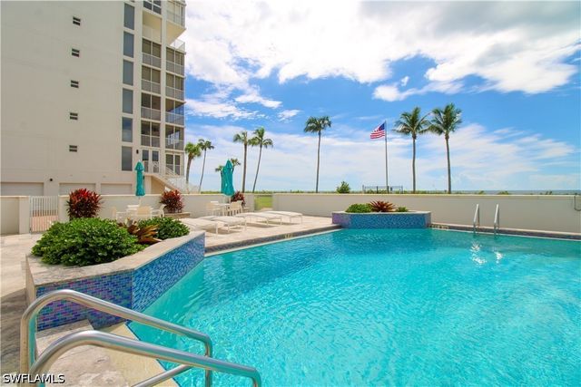 10701 Gulf Shore DR 502, Naples, FL 34108