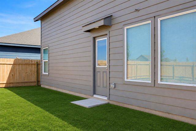 408 Paris ST, Maxwell, TX 78656