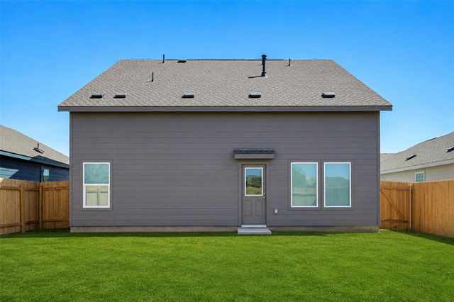 408 Paris ST, Maxwell, TX 78656