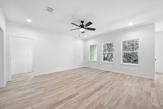 1 Happy Hollow LN, Wimberley, TX 78676