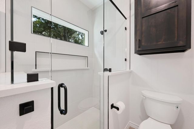 1 Happy Hollow LN, Wimberley, TX 78676