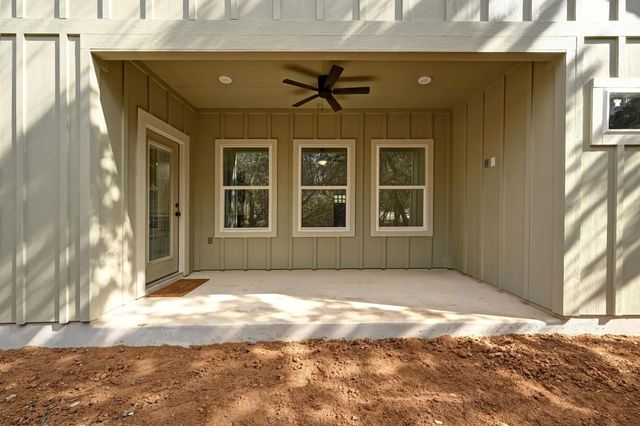 1 Happy Hollow LN, Wimberley, TX 78676