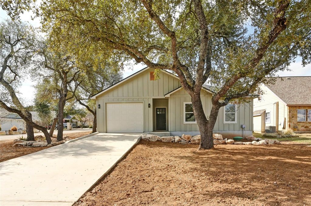 1 Happy Hollow LN, Wimberley, TX 78676