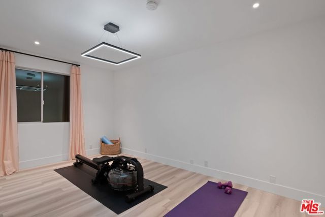 5529 Bradna Drive, Los Angeles, CA 90043