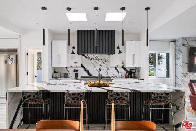 5529 Bradna Drive, Los Angeles, CA 90043