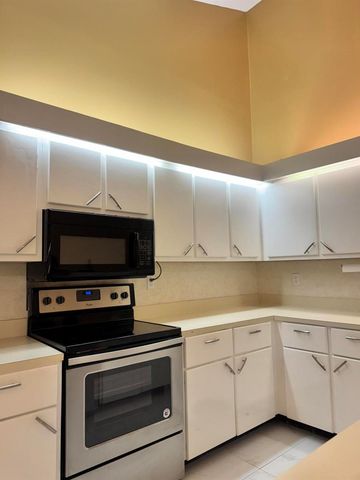 1051 Summit Place Circle D, West Palm Beach, FL 33415
