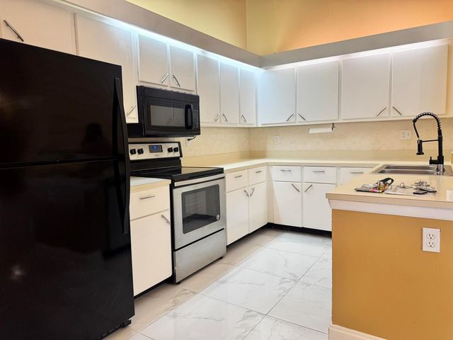 1051 Summit Place Circle D, West Palm Beach, FL 33415