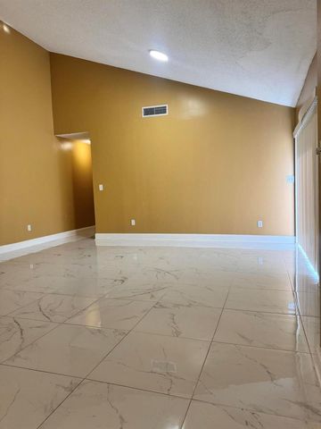 1051 Summit Place Circle D, West Palm Beach, FL 33415
