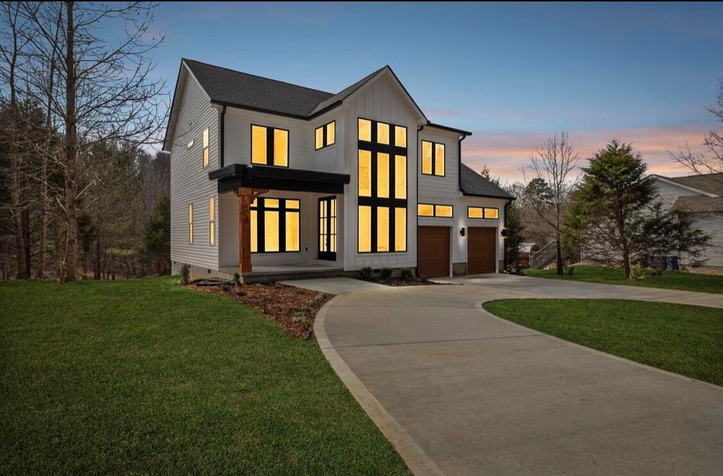 3727 Lee Pike, Soddy Daisy, TN 37379