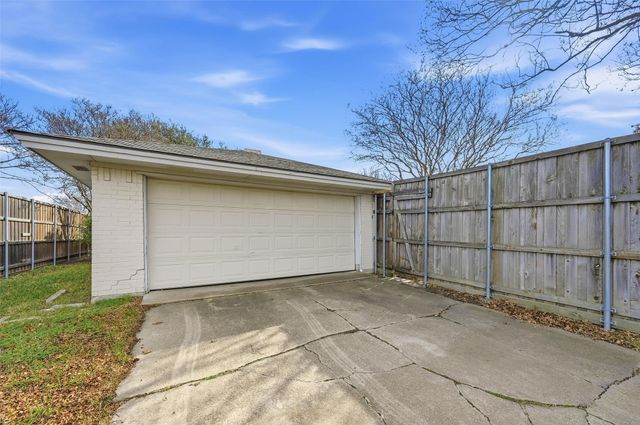 2705 Las Palmas Lane, Plano, TX 75075