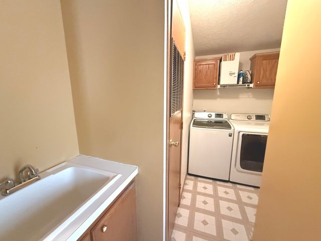 93 PETUNIA Circle, Matteson, IL 60443