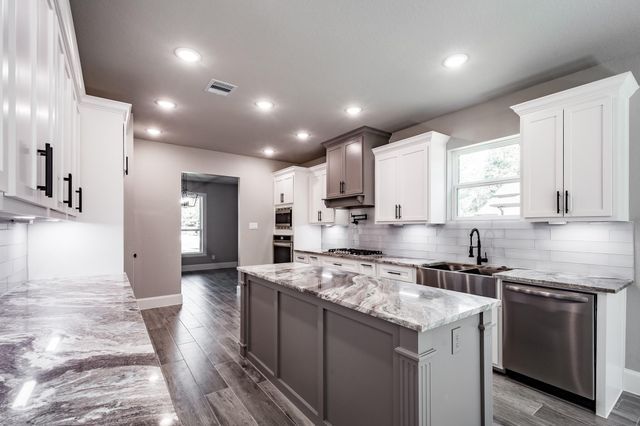 816 County Road 6609, Dayton, TX 77535