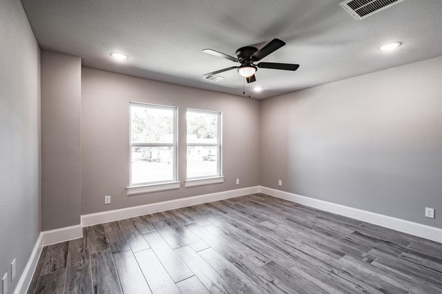 816 County Road 6609, Dayton, TX 77535