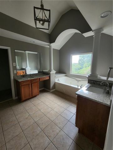 5704 Barrington Run, Union City, GA 30291