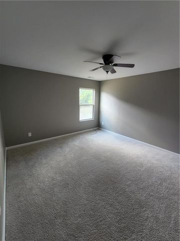 5704 Barrington Run, Union City, GA 30291