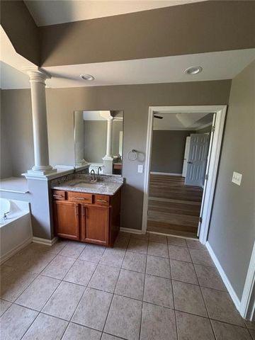5704 Barrington Run, Union City, GA 30291