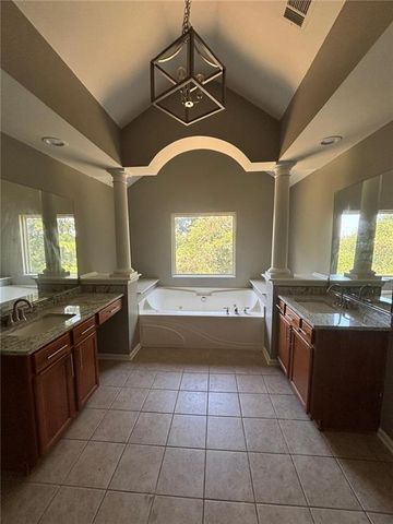 5704 Barrington Run, Union City, GA 30291