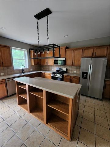 5704 Barrington Run, Union City, GA 30291