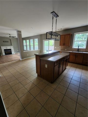 5704 Barrington Run, Union City, GA 30291
