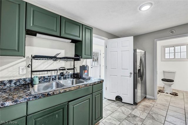 2833 Hubbard Road, Madison, OH 44057