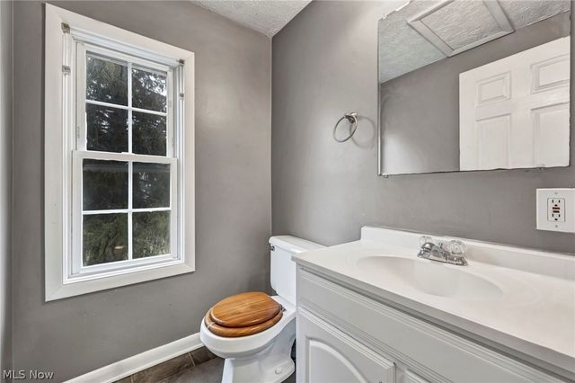 2833 Hubbard Road, Madison, OH 44057