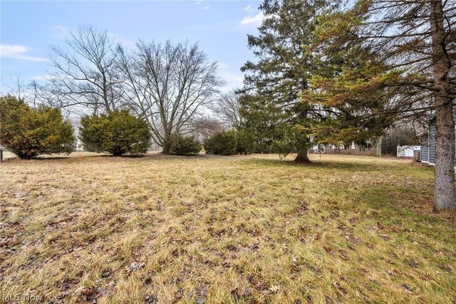 2833 Hubbard Road, Madison, OH 44057